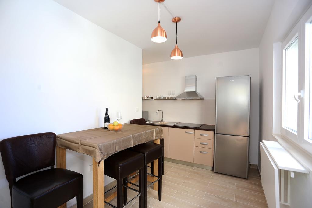 Apartments Ivan Spadina Tisno Exterior foto