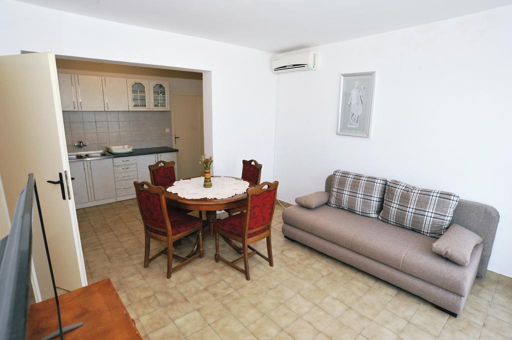 Apartments Ivan Spadina Tisno Exterior foto
